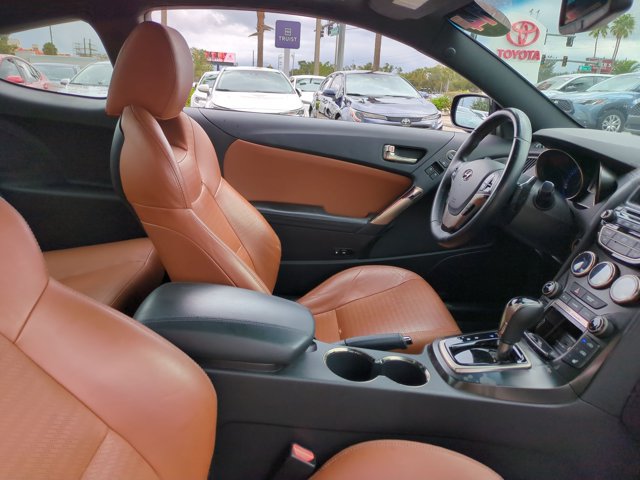 Used 2014 Hyundai Genesis 3.8 RWD image 18