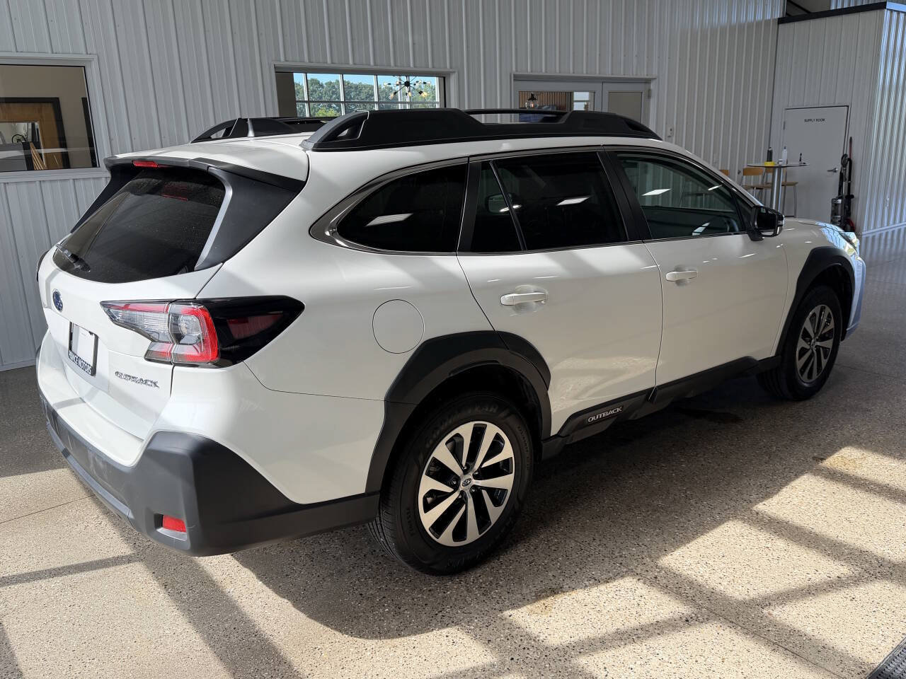 Used 2023 Subaru Outback Premium AWD/4WD image 3