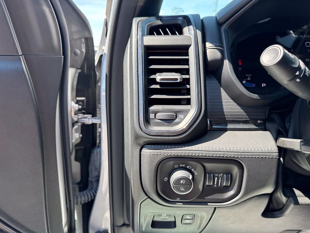 Used 2023 RAM 1500 Limited AWD/4WD image 12