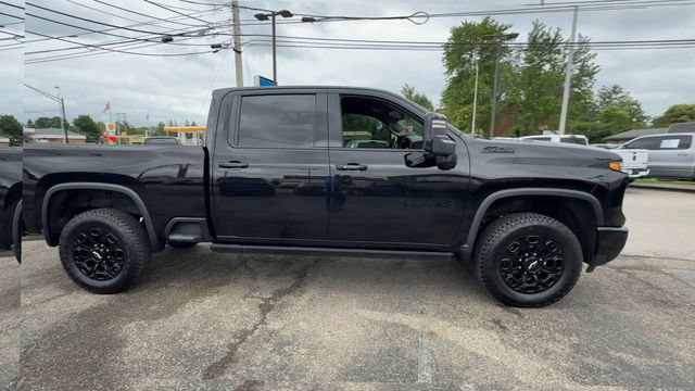 Used 2024 Chevrolet Silverado 2500 LTZ w/ LTZ Plus Package AWD/4WD image 9