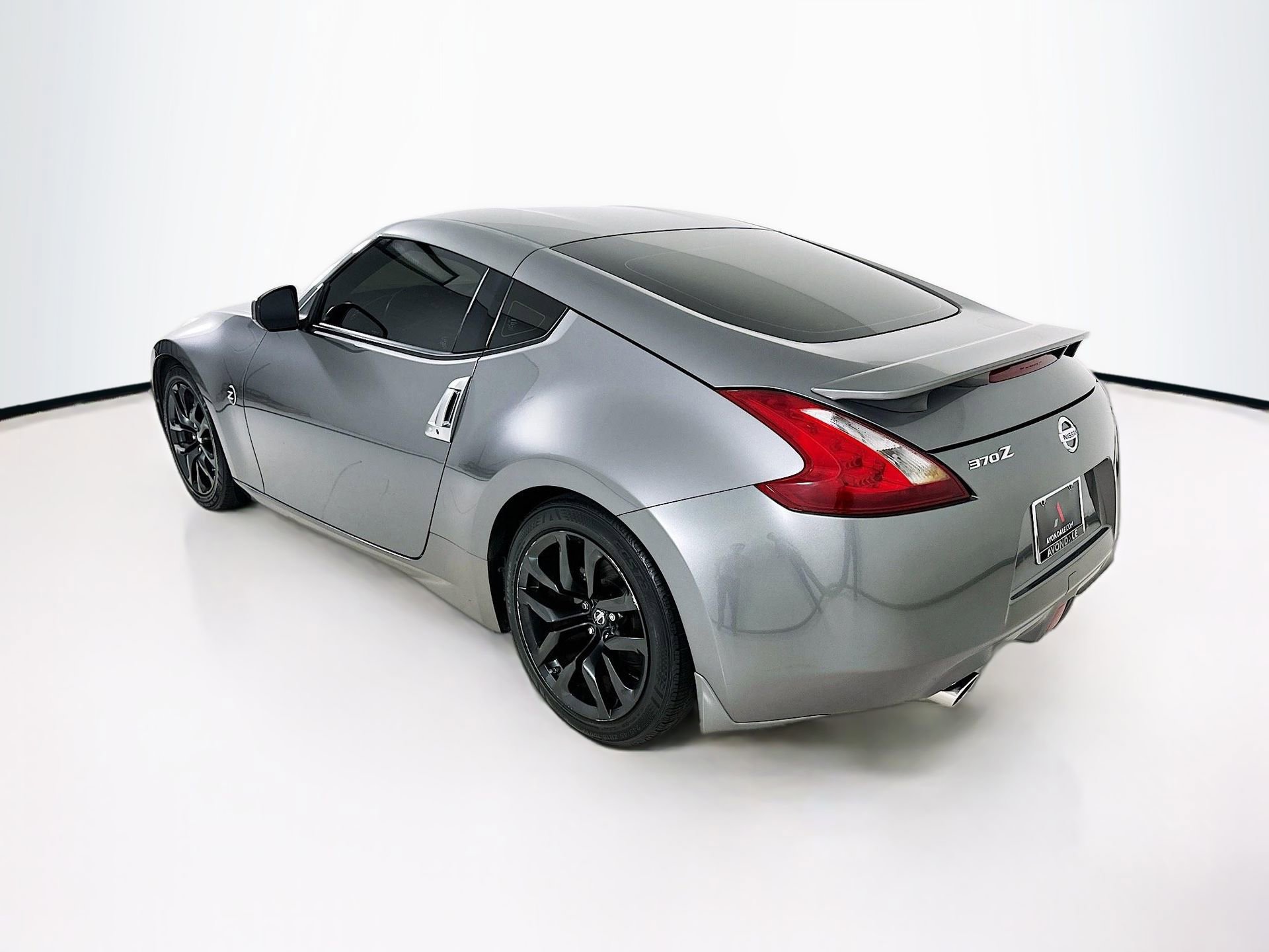 Used 2017 Nissan 370Z Coupe RWD image 6