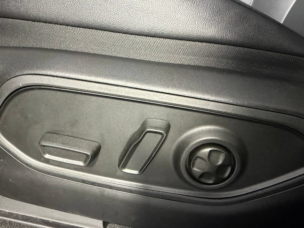 Certified 2023 Jeep Grand Cherokee 4WD 4xe w/ Luxury Tech Group II image 23