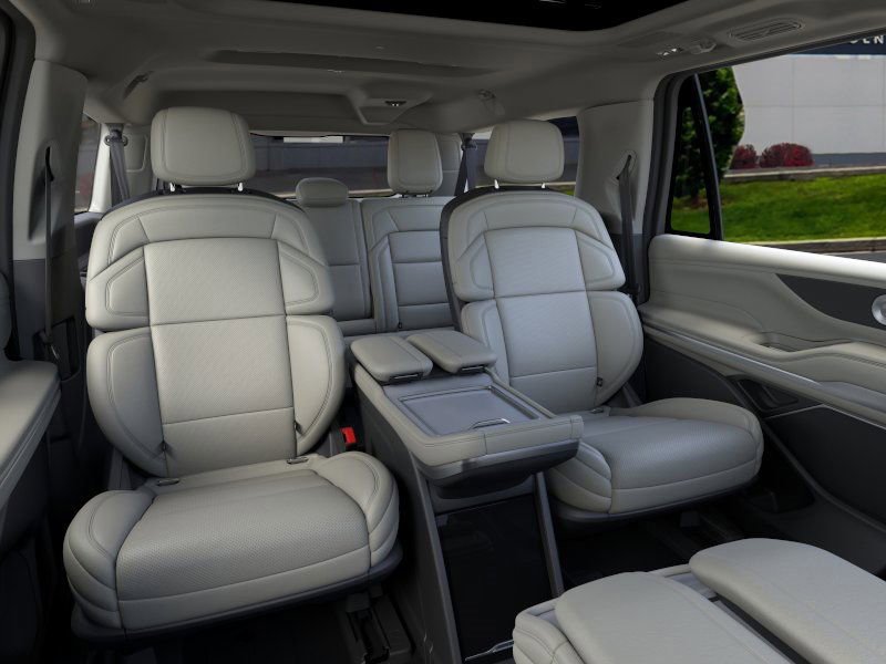 New 2025 Lincoln Navigator L Reserve image 11