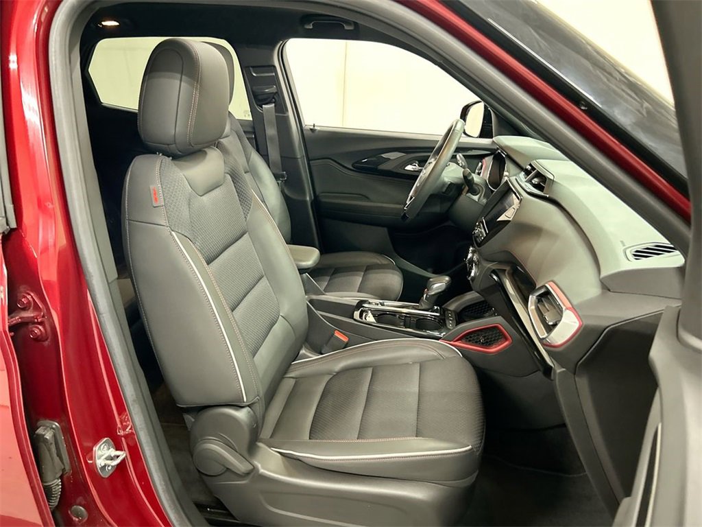 Used 2023 Chevrolet TrailBlazer RS w/ Sun and Liftgate Package image 23