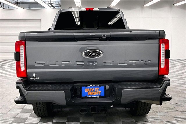 Used 2024 Ford F250 Lariat w/ Black Appearance Package image 4