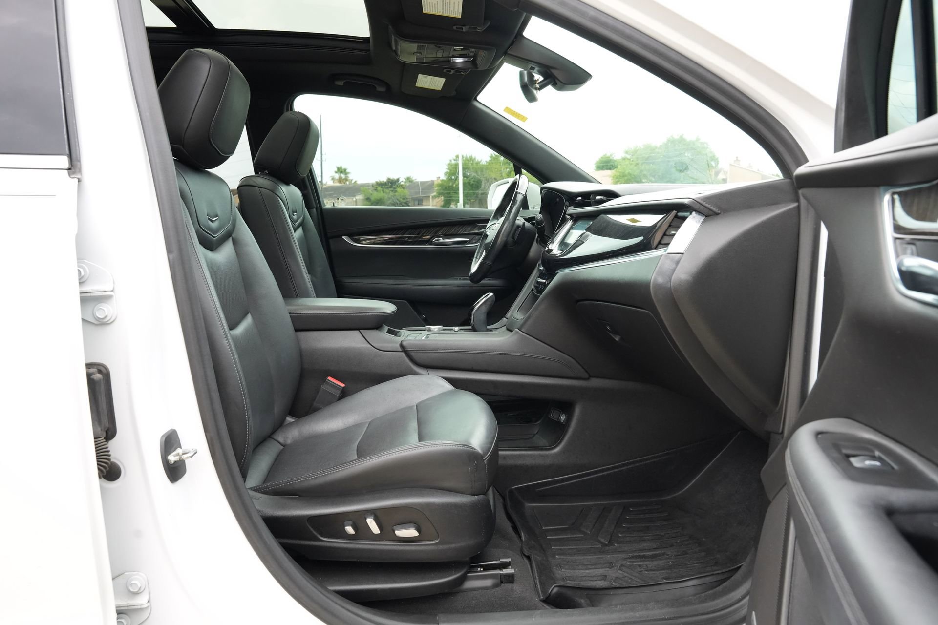 Used 2020 Cadillac XT6 Premium Luxury FWD image 27