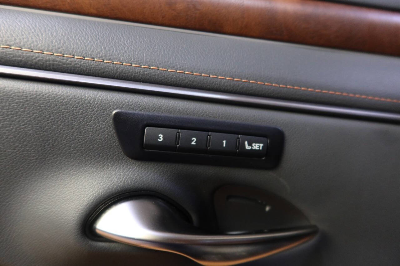Used 2025 Lexus ES 350 w/ Premium Package image 30