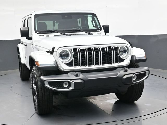Used 2025 Jeep Wrangler Sahara image 11