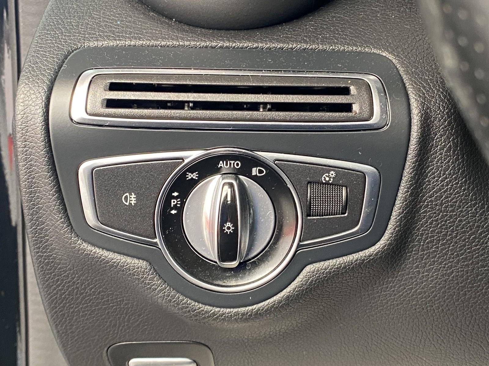 Used 2015 Mercedes-Benz C 300 4MATIC Sedan image 23
