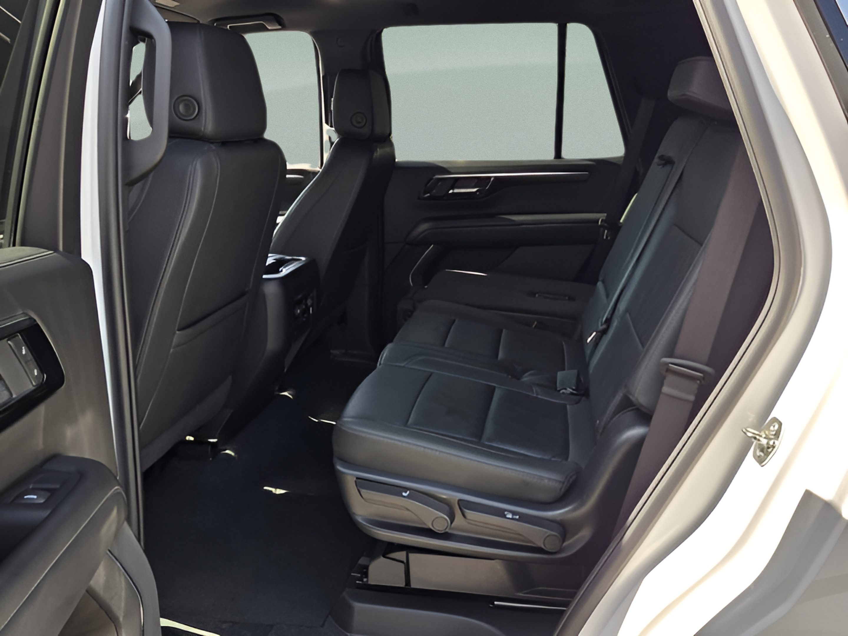 Used 2025 Chevrolet Tahoe LT AWD/4WD image 11