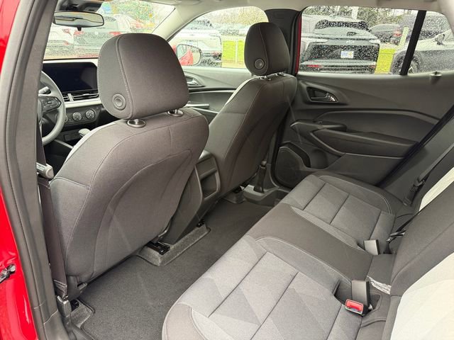 New 2026 Chevrolet Trax LS w/ LS Convenience Package FWD image 28