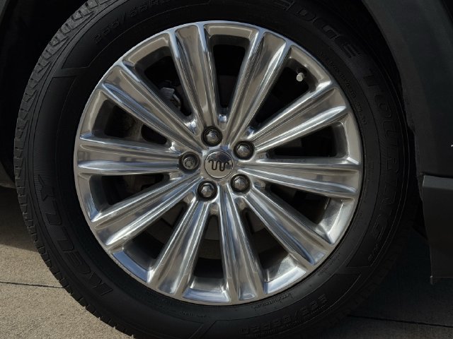 Used 2021 Ford Explorer King Ranch w/ Premium Technology Package RWD image 9