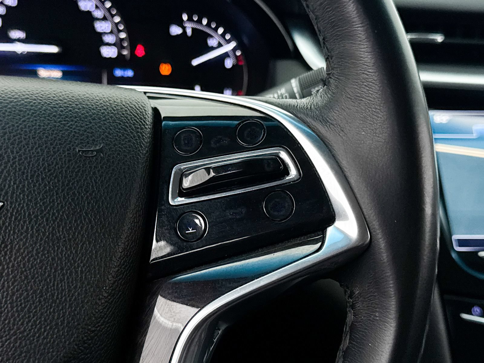 Used 2017 Cadillac XTS Luxury FWD image 31