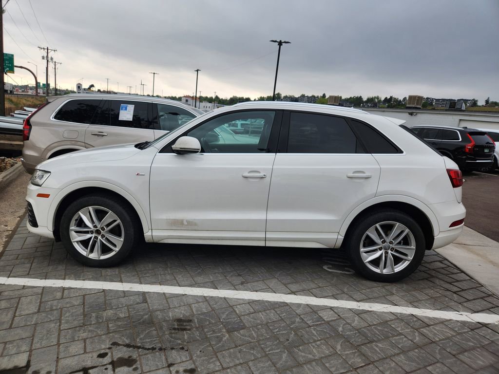 Used 2018 Audi Q3 2.0T Premium Plus w/ Premium Plus Package AWD/4WD image 4