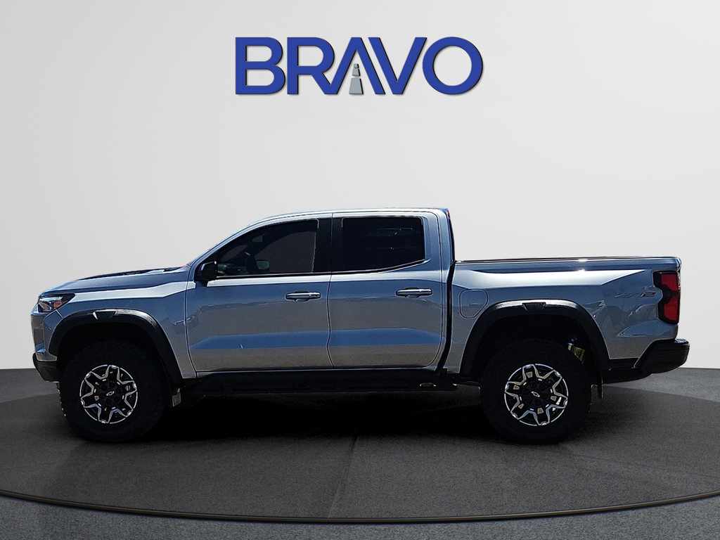 Used 2025 Chevrolet Colorado ZR2 w/ Technology Package AWD/4WD image 2