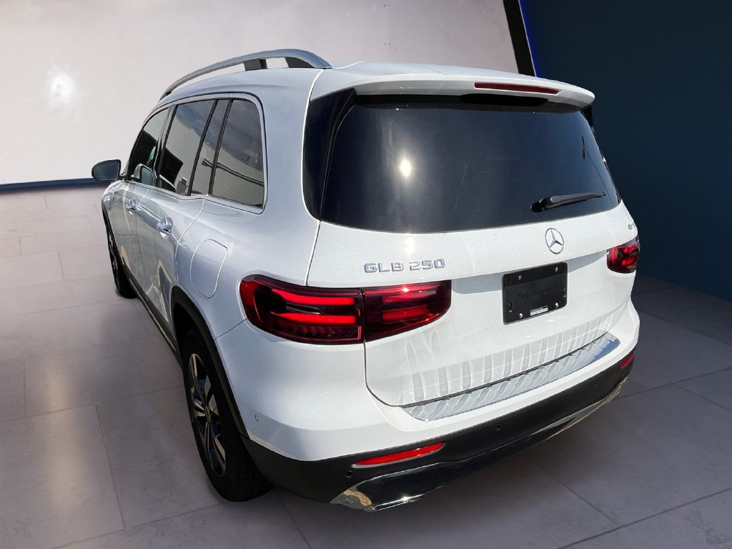 New 2026 Mercedes-Benz GLB 250 4MATIC image 2
