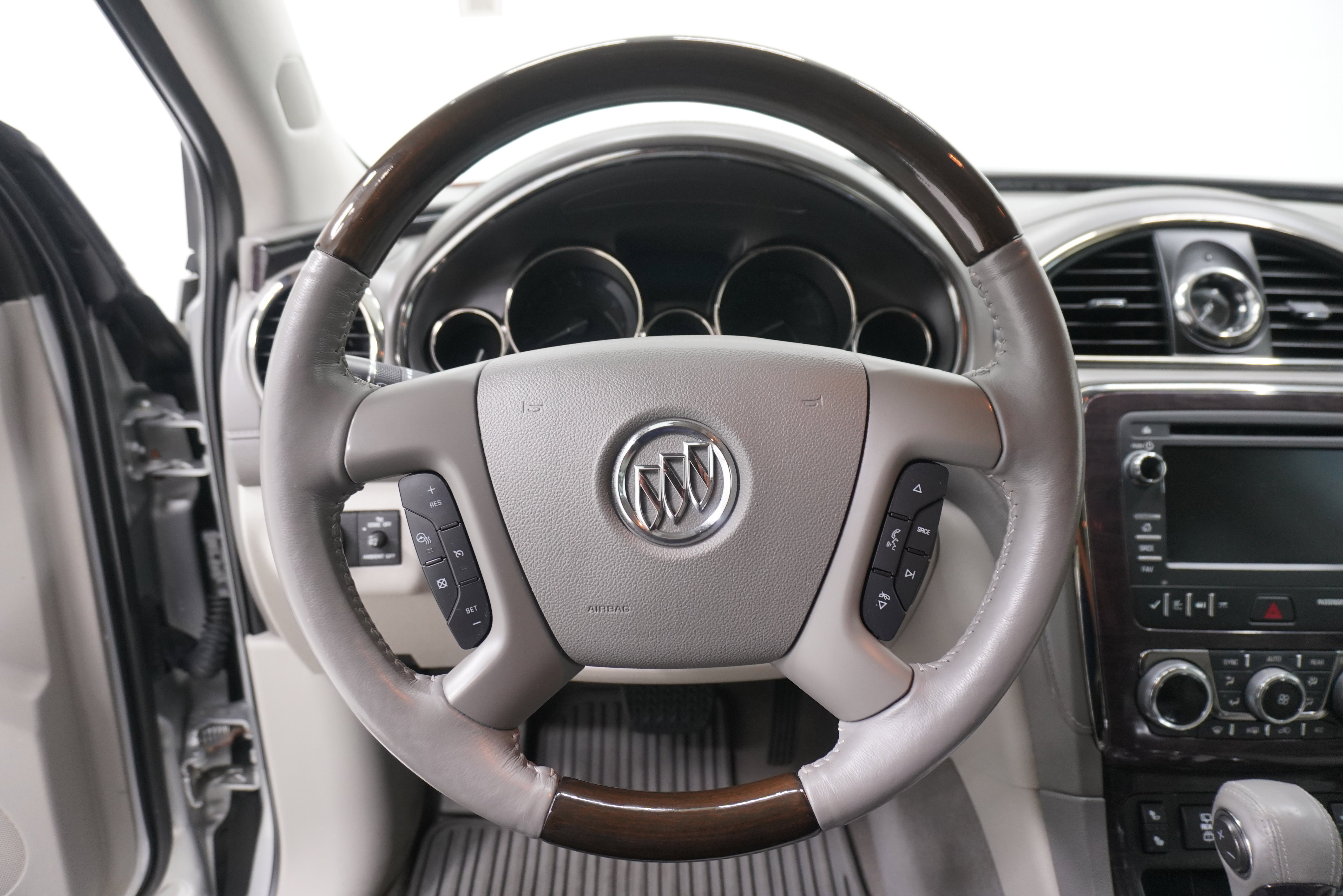 Used 2015 Buick Enclave Leather image 17