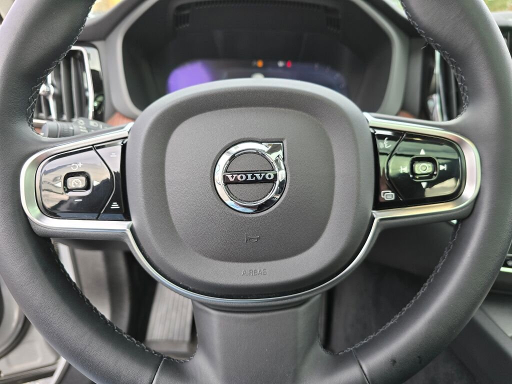 Used 2023 Volvo XC60 B5 Plus w/ Climate Package image 26