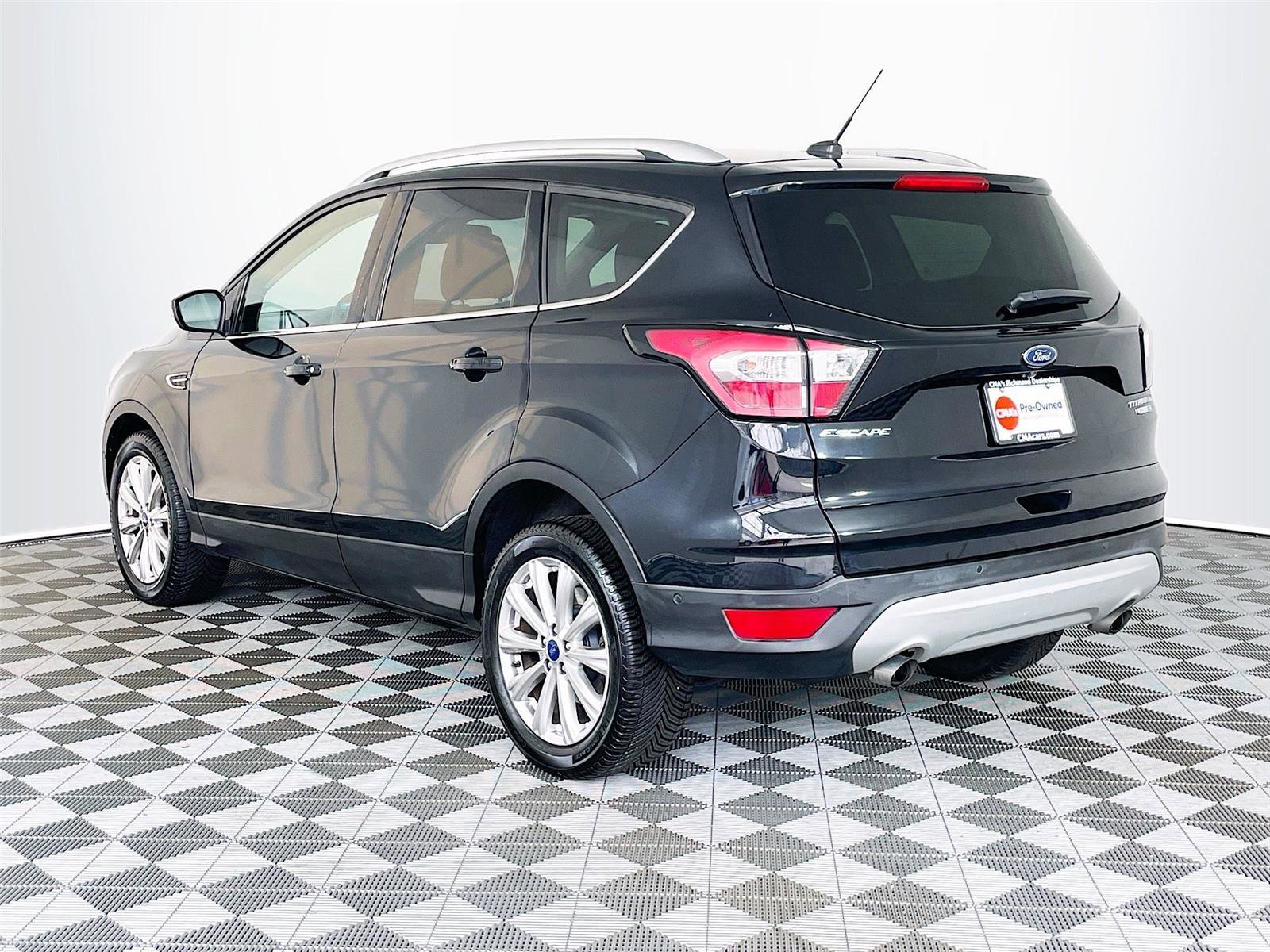 Used 2017 Ford Escape Titanium w/ Equipment Group 301A AWD/4WD image 6