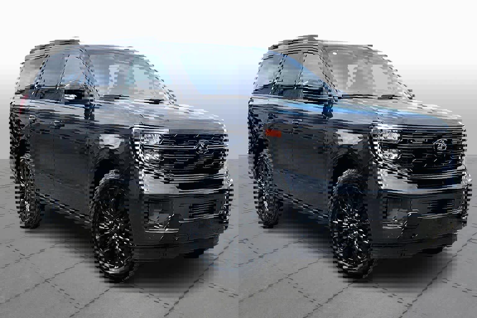 Certified 2025 Ford Expedition Platinum w/ Stealth Appearance Package image 3