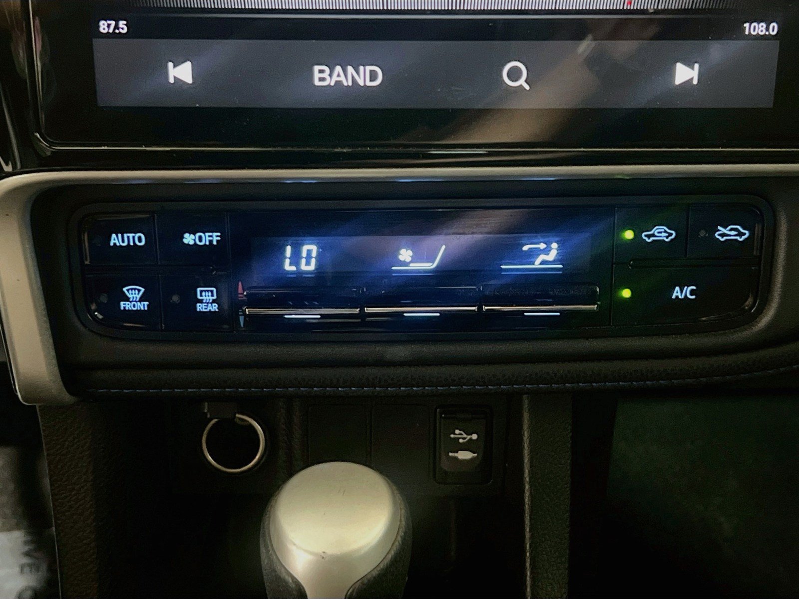 Used 2018 Toyota Corolla SE FWD image 10