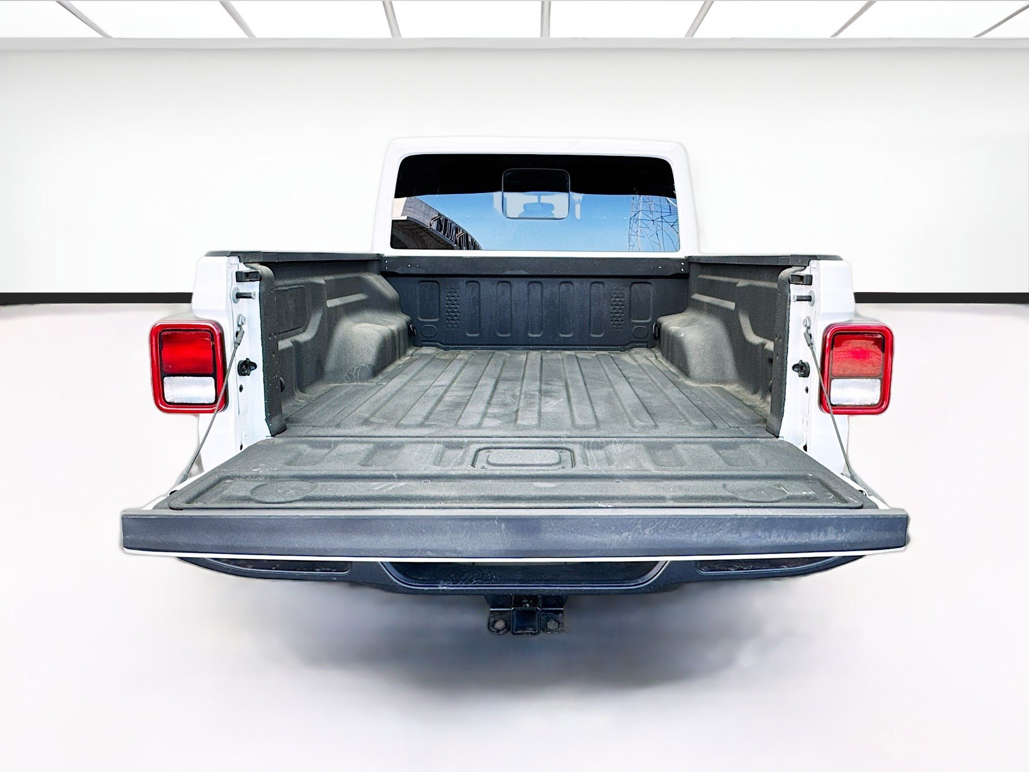Used 2025 Jeep Gladiator Sport AWD/4WD image 17