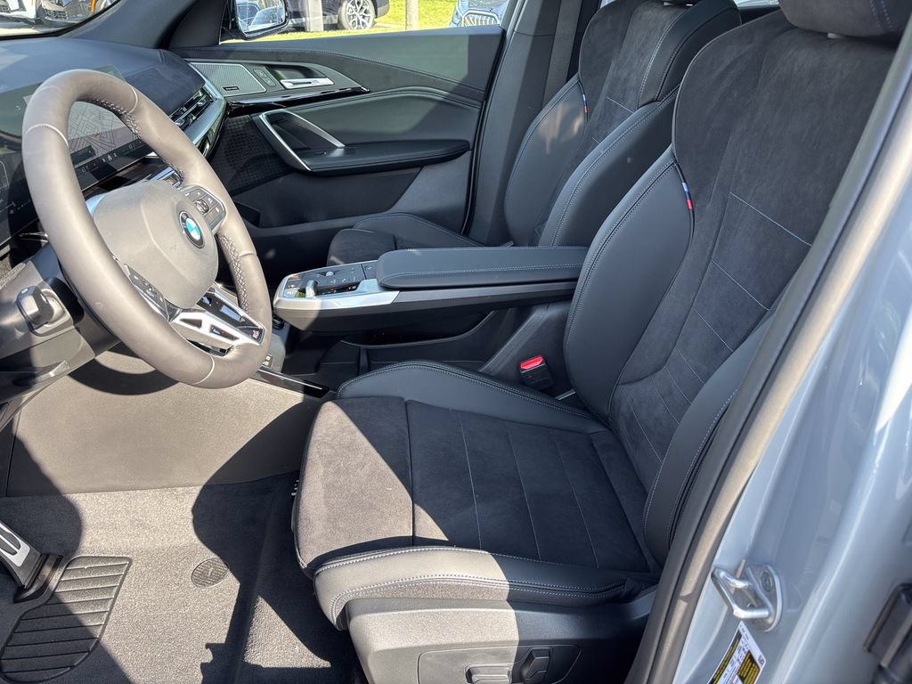 New 2026 BMW X2 xDrive28i AWD/4WD image 14