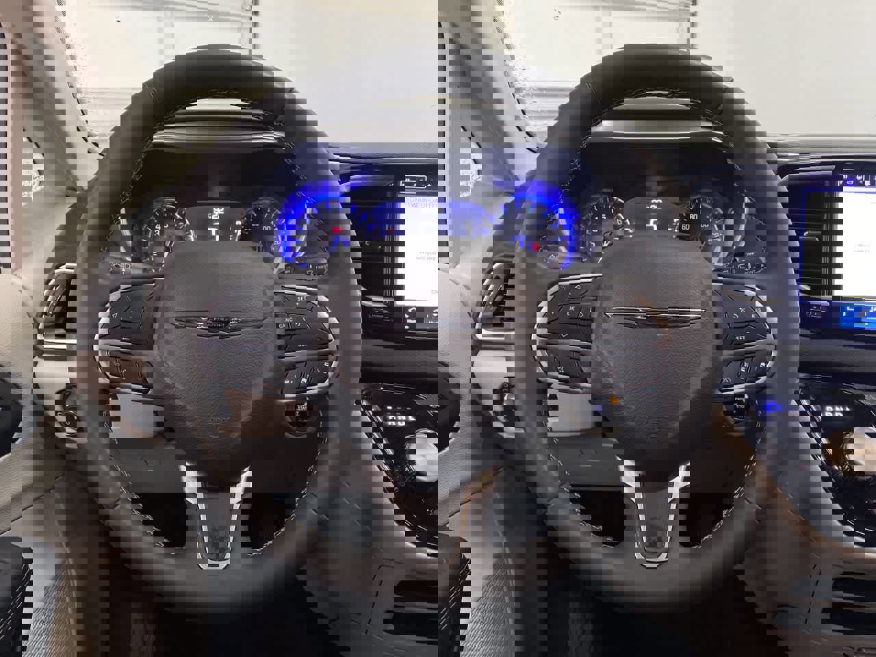 Used 2024 Chrysler Pacifica Touring-L image 19