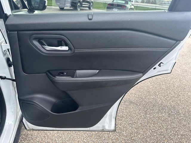 Used 2024 Nissan Rogue SV w/ SV Premium Package image 33
