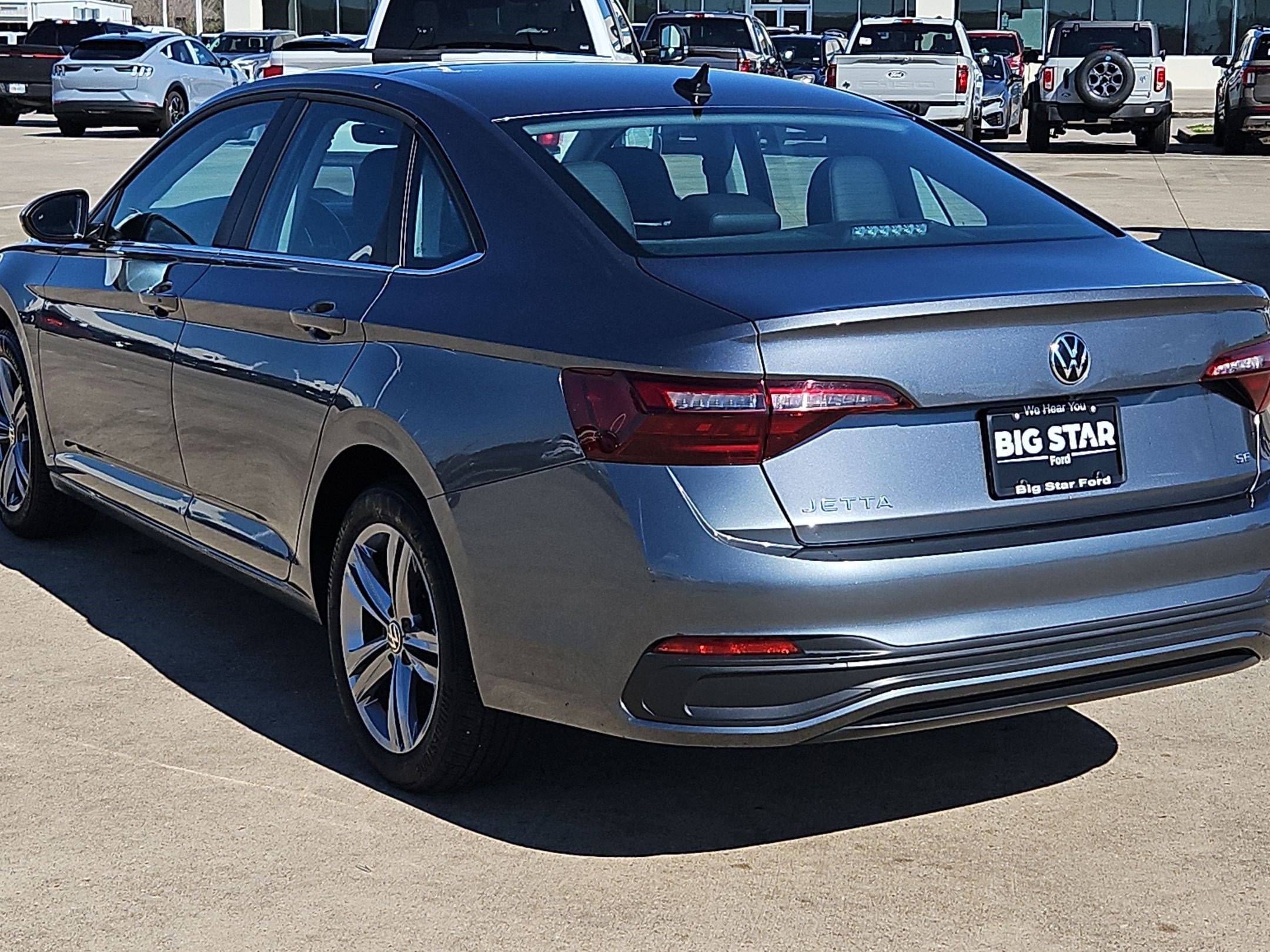 Used 2024 Volkswagen Jetta SE image 6