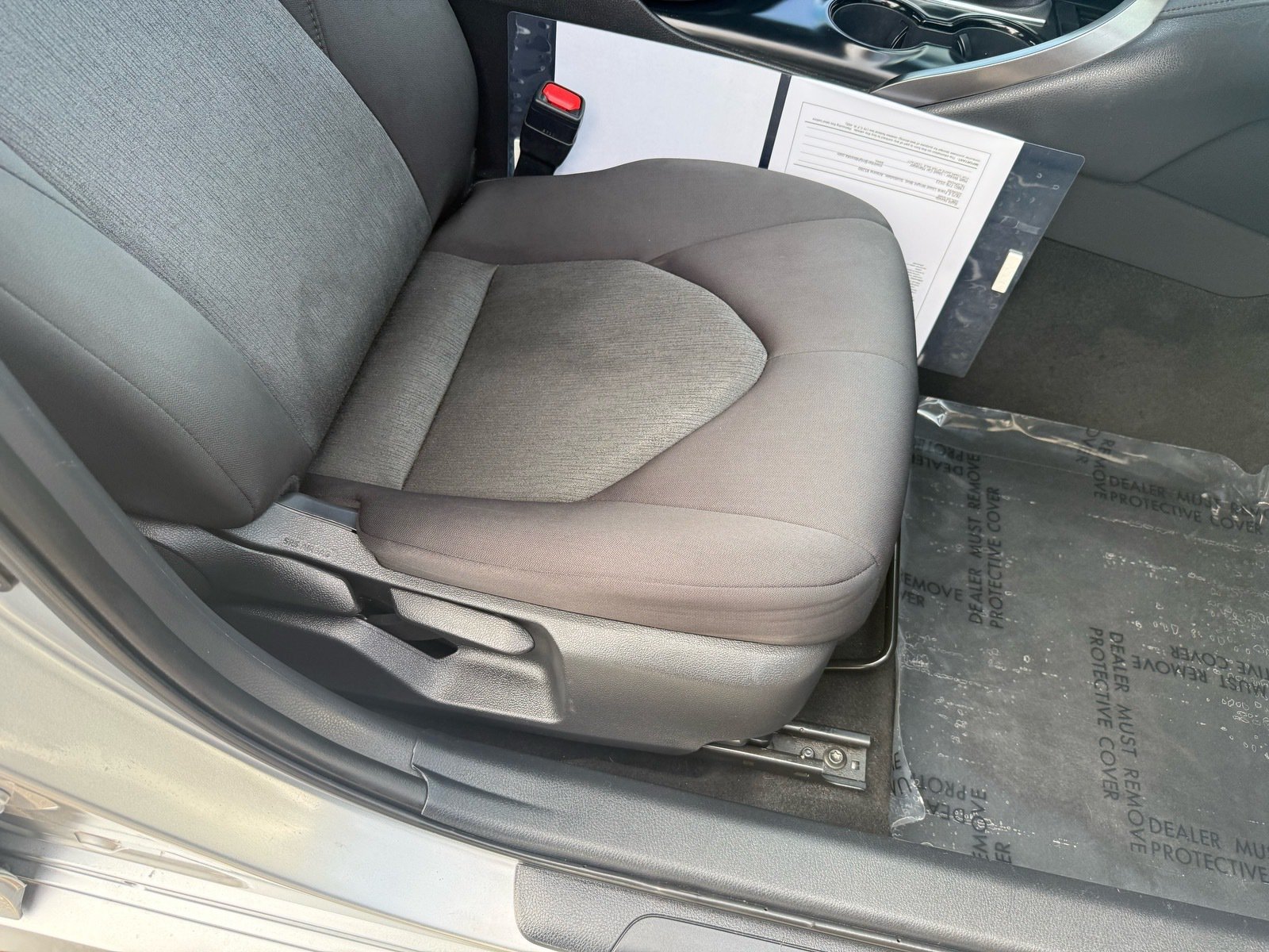 Used 2020 Toyota Camry LE w/ Carpet Mat Package FWD image 31