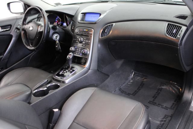 Used 2011 Hyundai Genesis 2.0T RWD image 26