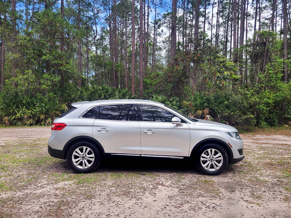 Used 2017 Lincoln MKX Premiere image 8
