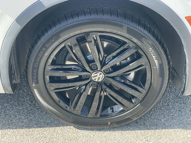 Used 2022 Volkswagen Tiguan SE R-Line image 30