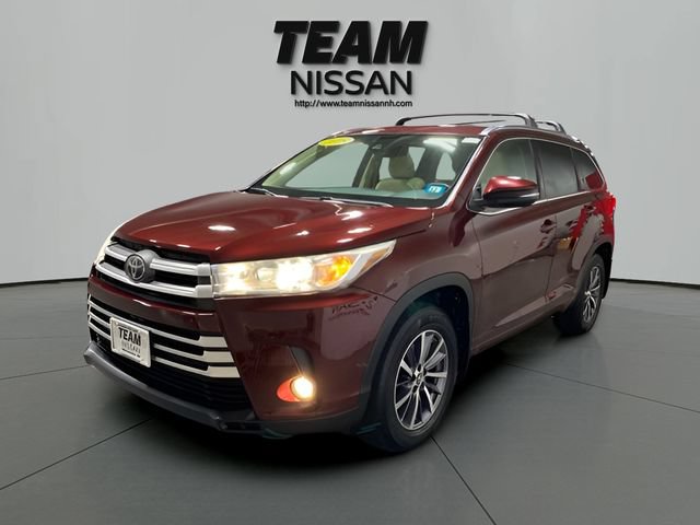 Used 2018 Toyota Highlander XLE AWD/4WD image 3