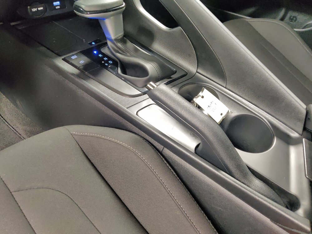 Used 2025 Hyundai Elantra Sport FWD image 26