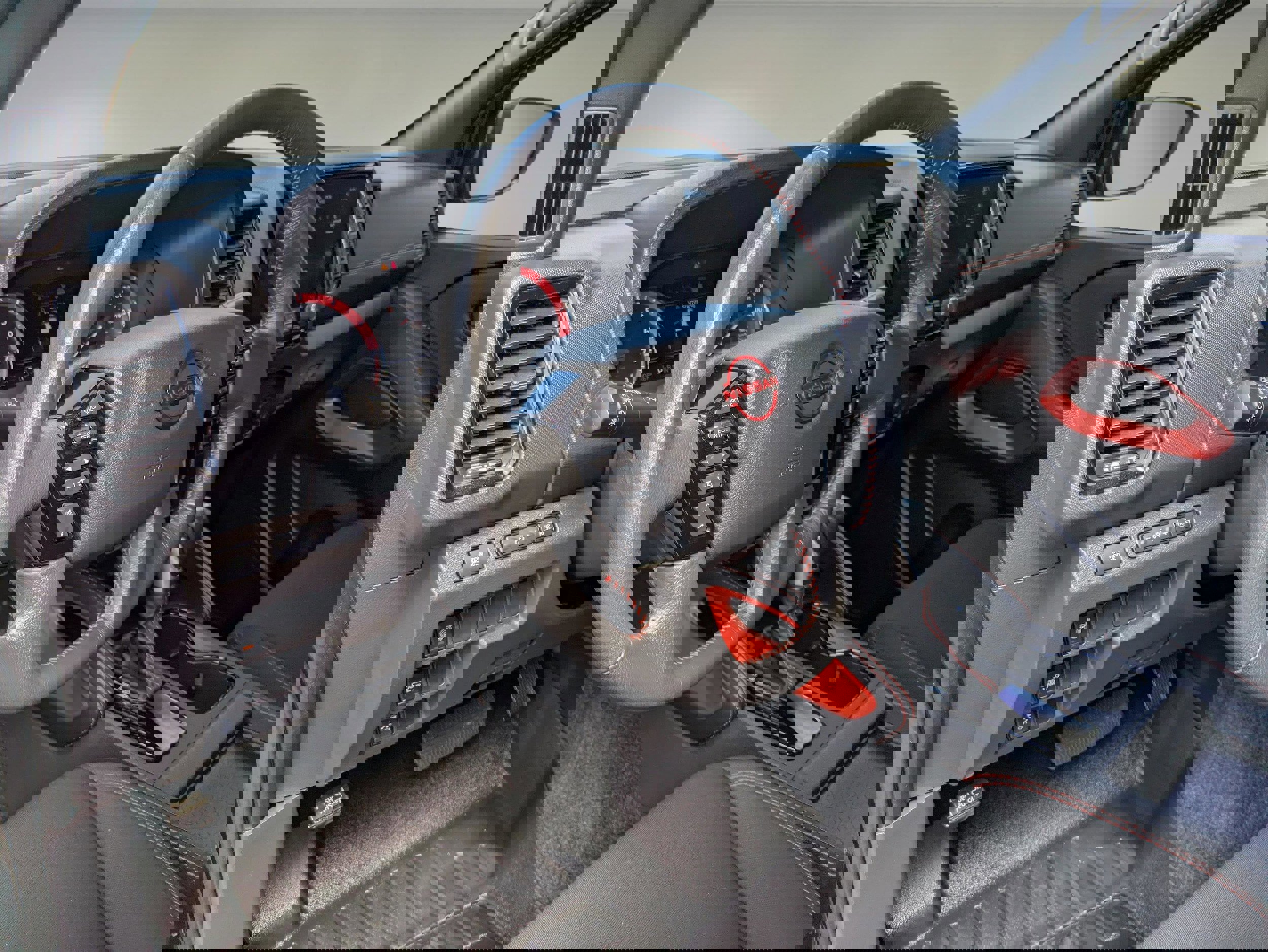 Used 2022 Nissan Frontier Pro-X w/ Technology Package image 16