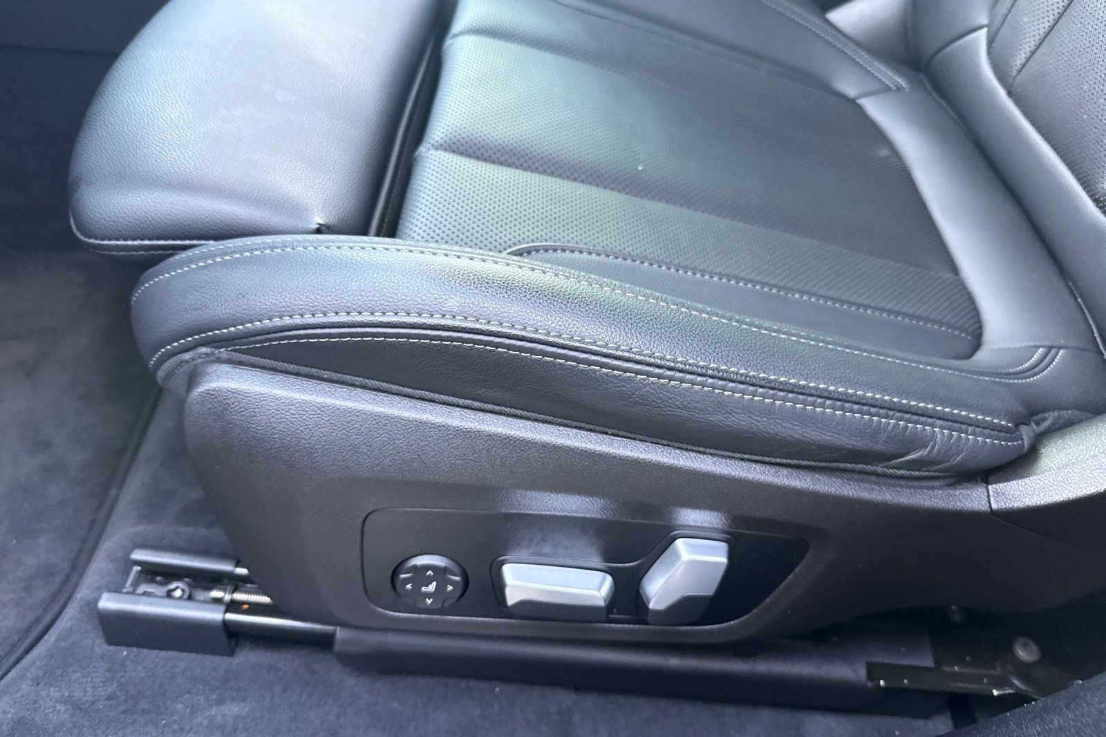 Certified 2023 BMW X4 xDrive30i w/ Premium Package image 14