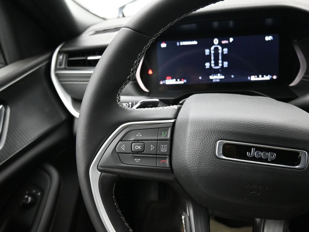 New 2025 Jeep Grand Cherokee L Altitude image 18