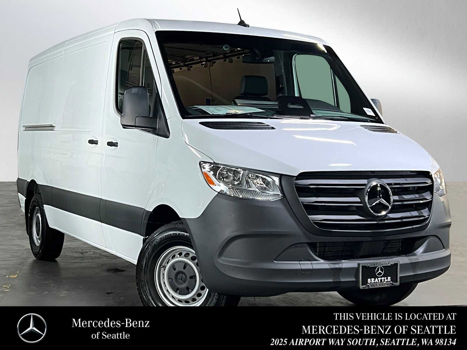 Used 2025 Mercedes-Benz Sprinter 2500 image 1