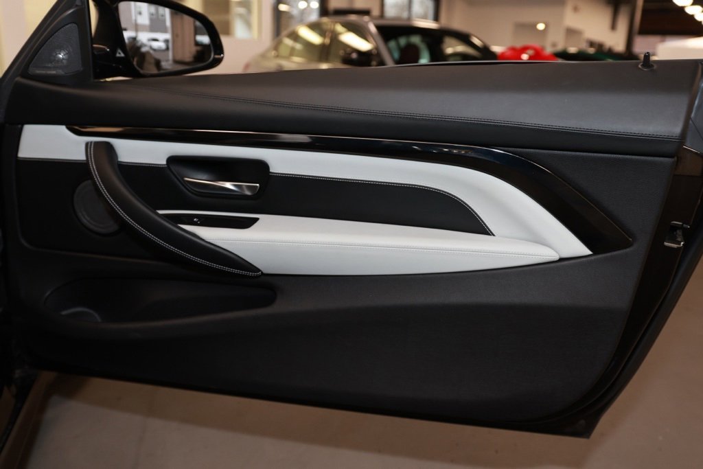 Used 2019 BMW M4 Coupe w/ Executive Package image 18