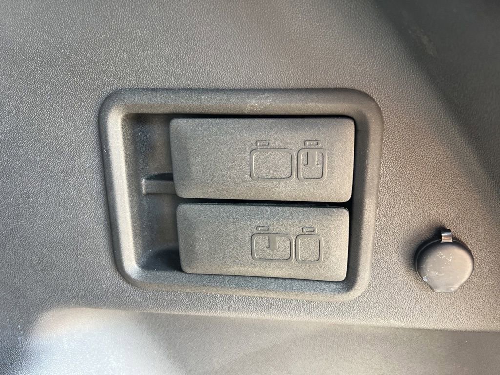 Used 2021 Chevrolet Equinox LT image 43