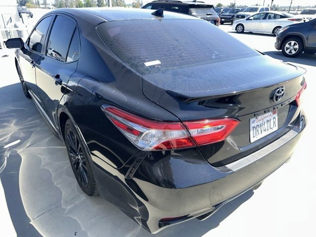 Used 2019 Toyota Camry SE FWD image 2
