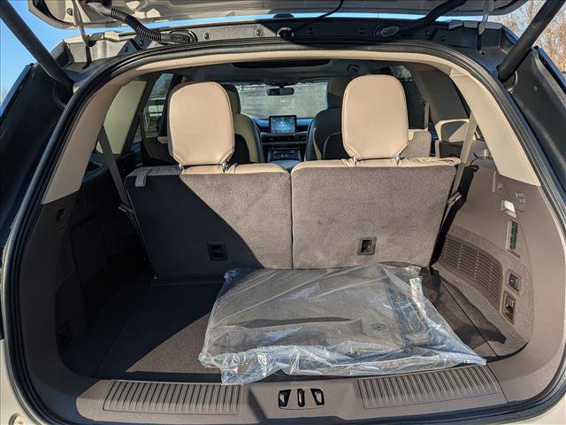 Certified 2023 Lincoln Aviator Reserve w/ Equipment Group 201A RWD image 21