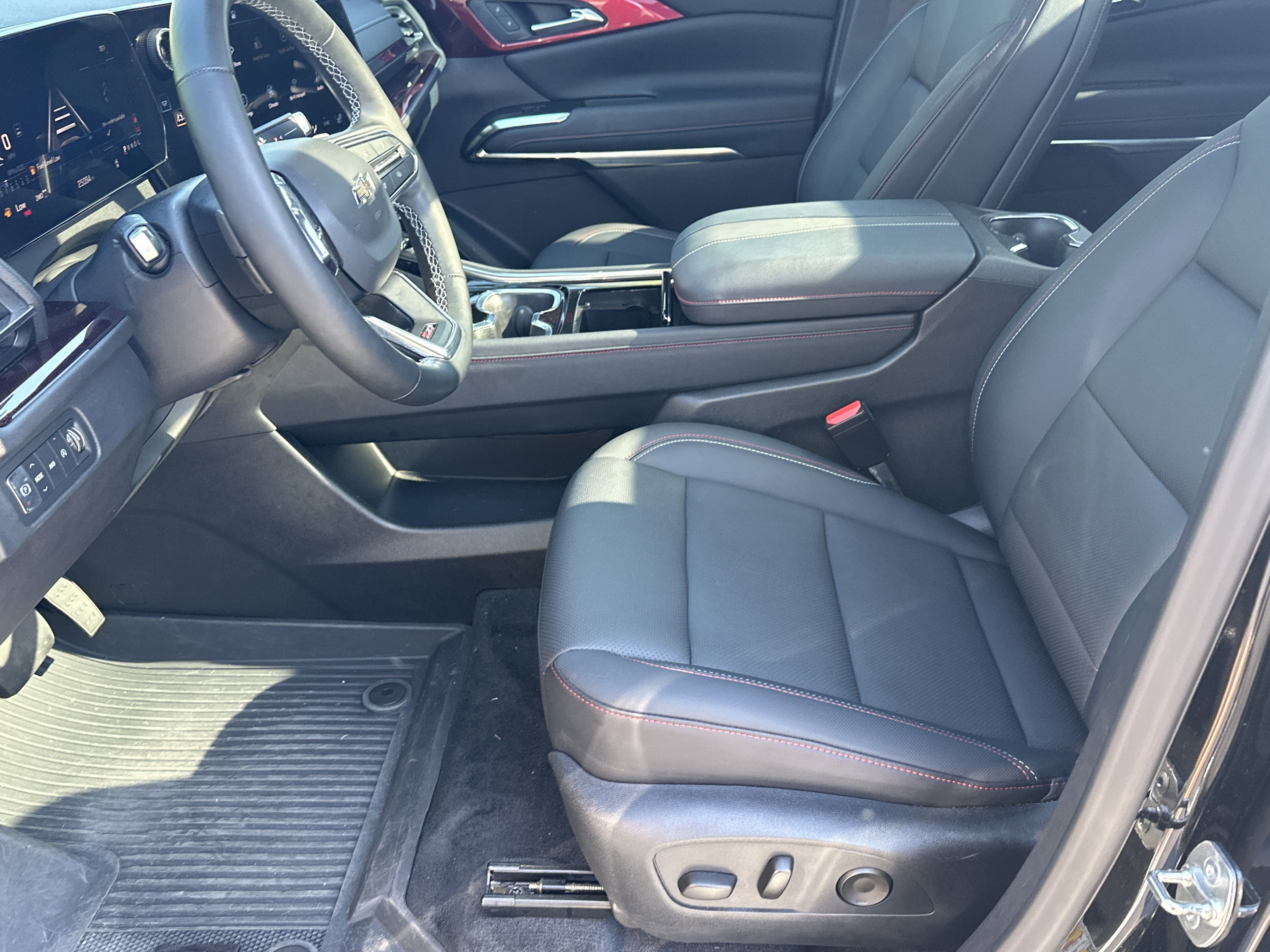 Certified 2024 Chevrolet Traverse Z71 w/ LPO, Floor Liner Package AWD/4WD image 9