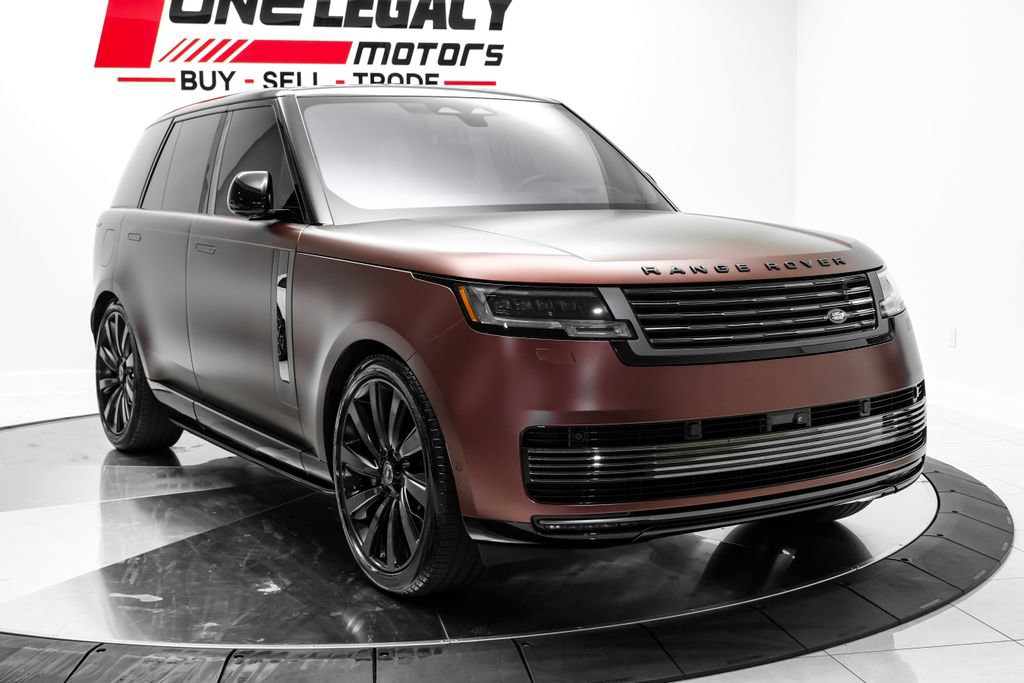 Used 2023 Land Rover Range Rover SV AWD/4WD image 3