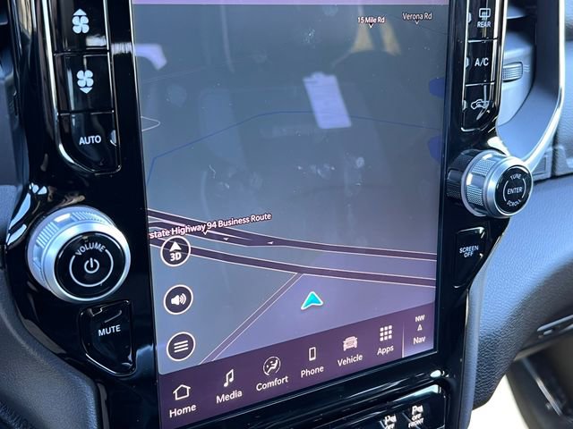 Used 2025 RAM 3500 Laramie AWD/4WD image 31