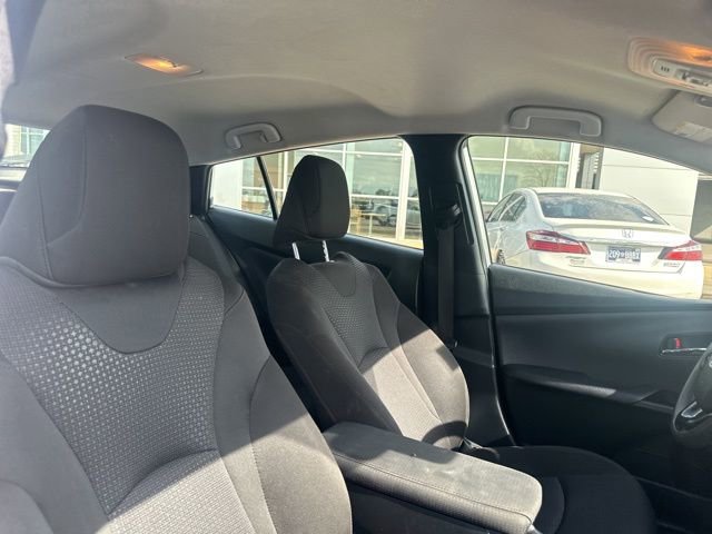 Used 2022 Toyota Prius LE image 8