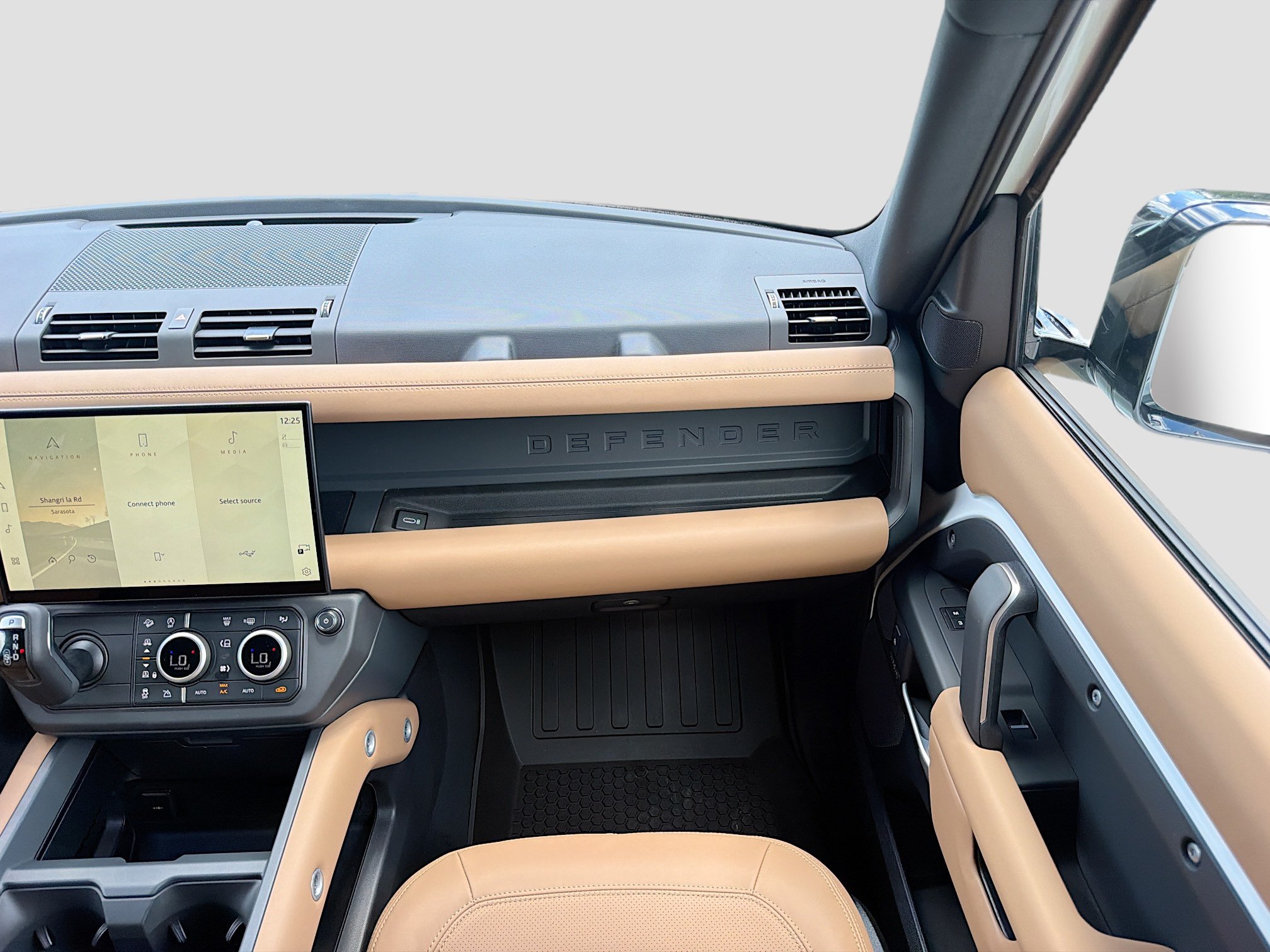 New 2026 Land Rover Defender 130 X-Dynamic SE AWD/4WD image 18
