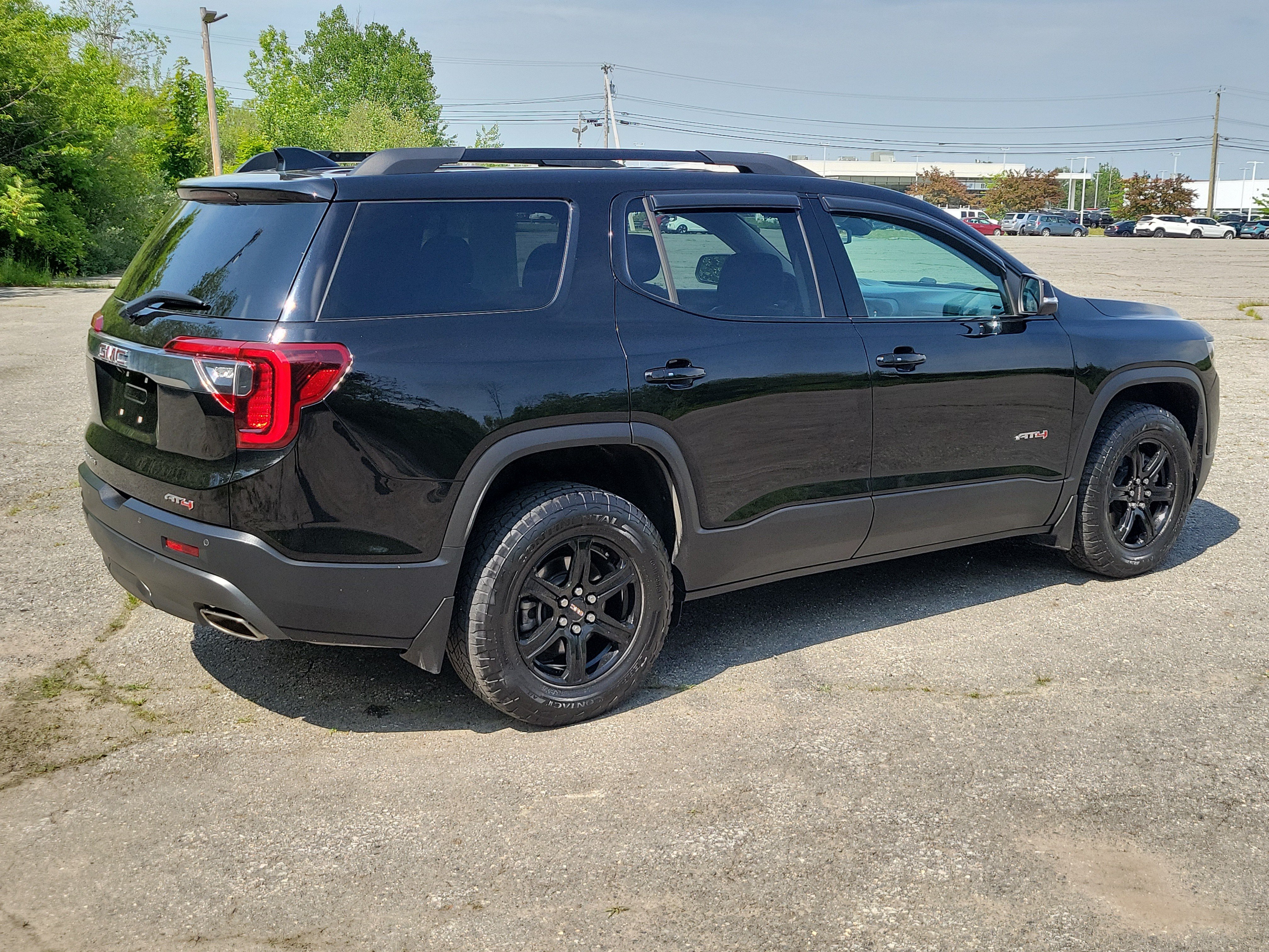 Used 2022 GMC Acadia AT4 w/ Technology Package AWD/4WD image 5